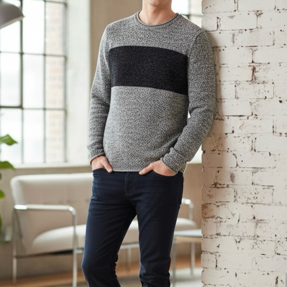 Men's Black and Gray Crewneck Sweater